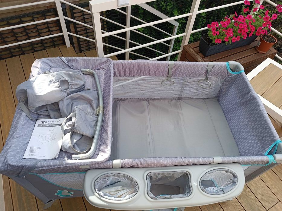 Łóżeczko turystyczne Kinderkraft Joy z akcesoriami