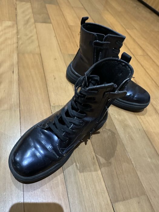 Botas Geox e Sapatilhas Tommy Hilfinger