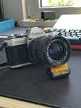 Canon AE-1 (1980) z obiektywem Canon Zoom Lens FD 35–70 mm 1:4