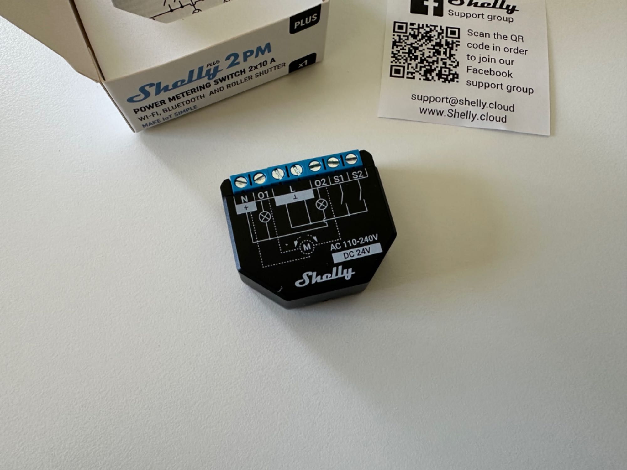 Shelly Plus 2PM Interruptor Duplo com Controlo Estores Novo Caixa