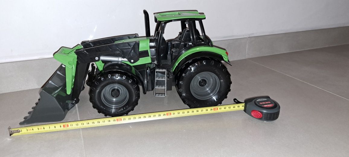 Zielony traktor na wiek 3+.
