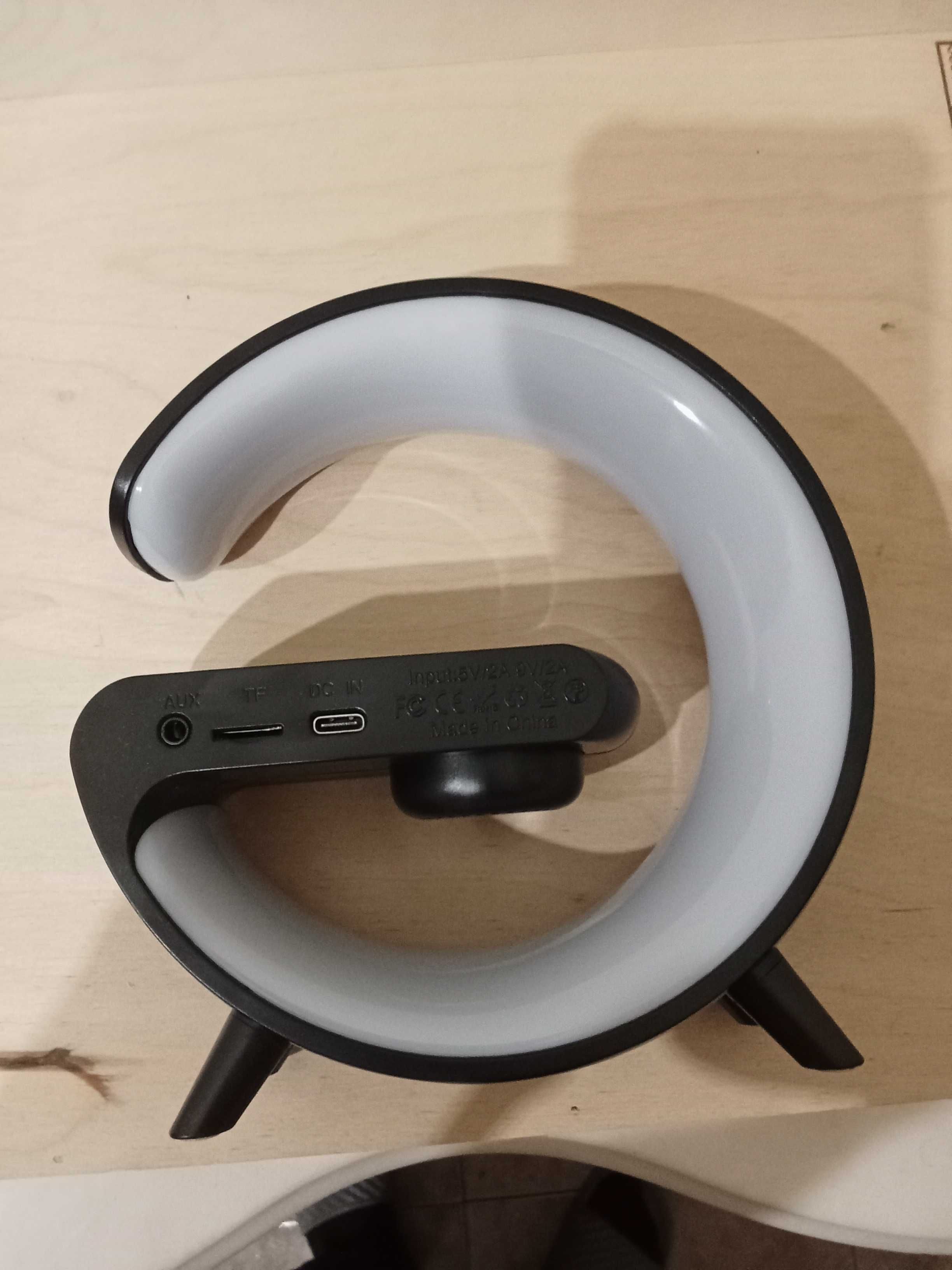 Coluna de Som Portátil sem fios com carregador de telemóvel