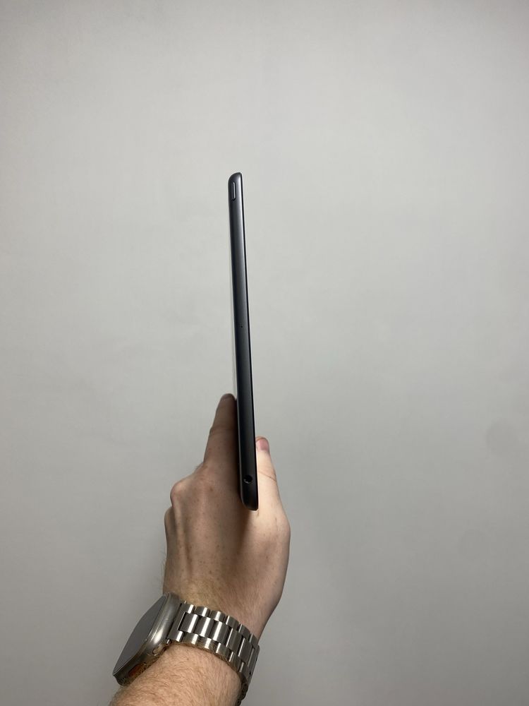 Apple Ipad 10.2 2021 акб93% Apple pencil в идеальном состоянии