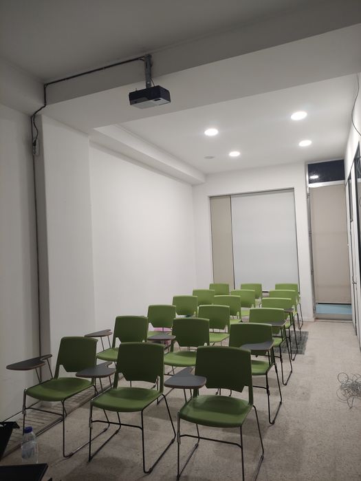 Aluga se sala para formações na Amadora