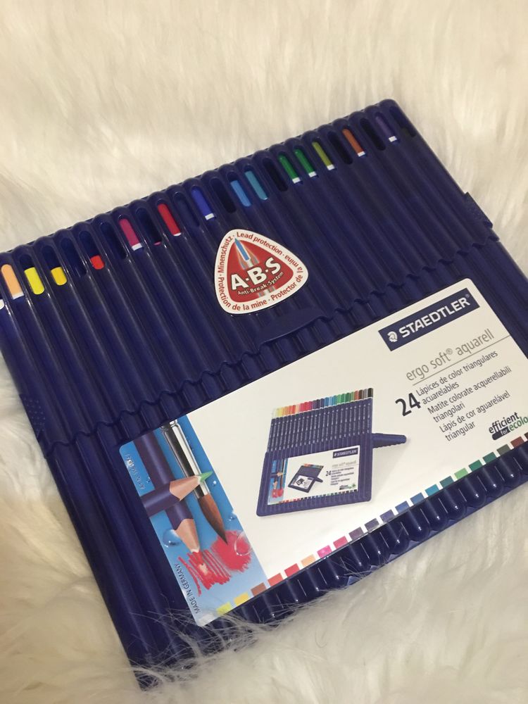 Material Escolar de 24 Lapis de Cor da Staedtler