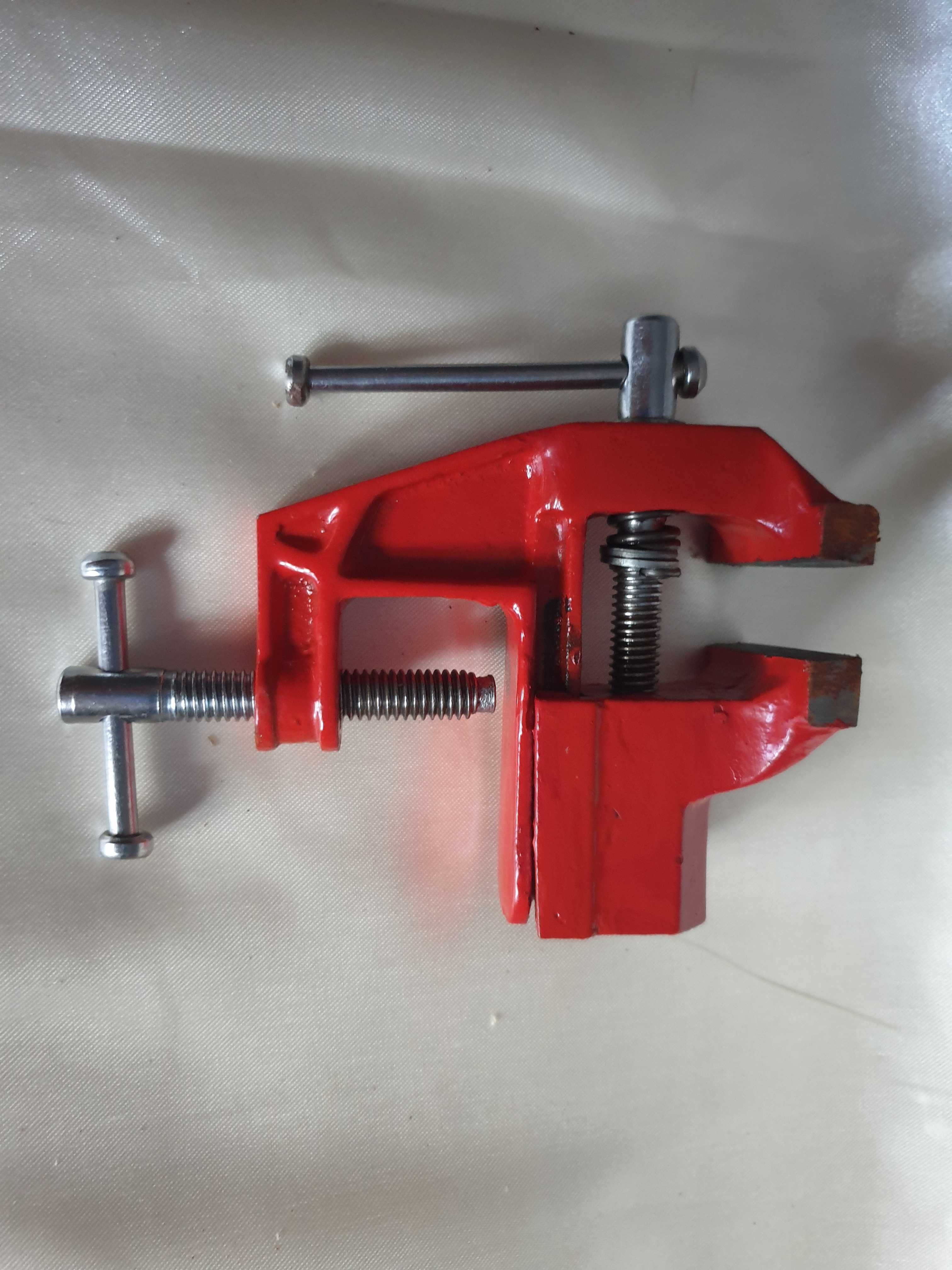Mini Torno de bancada com aperto manual 33 mm x 50 mm x 23 mm