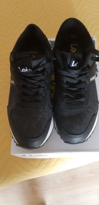 Tenis pretos marca lois em óptimo estado