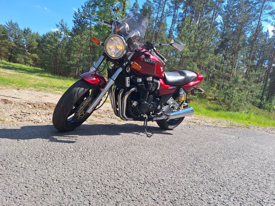Yamaha Xjr 1200.