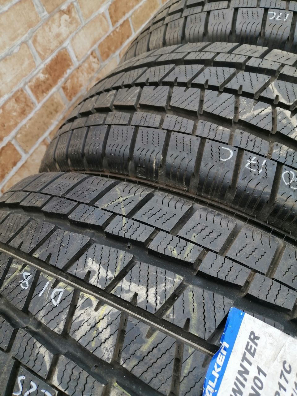 Нові шини  Falken Euro Winter Van 01
225/60/17C
2018p