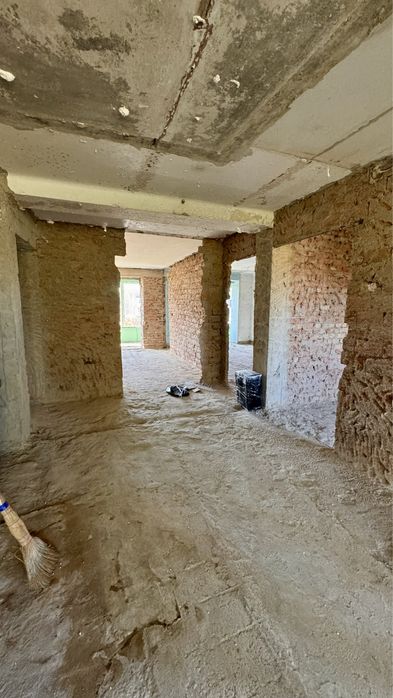 Продам 3-комнатную квартиру с кухней гостиной р-н 9 школа