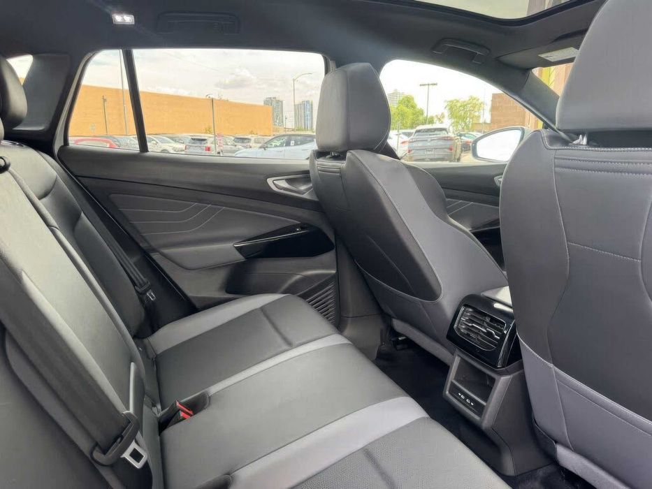 Volkswagen ID.4 S      2024