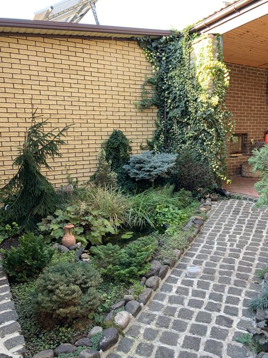 Продається стильний двоповерховий будинок