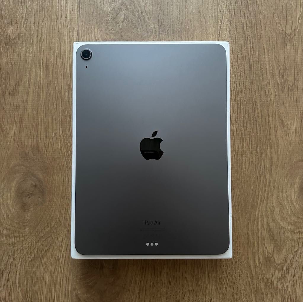 iPad Air 10.9" 5 gen. 64 GB Wi-Fi Gwiezdna szarość+rysik apple pencil