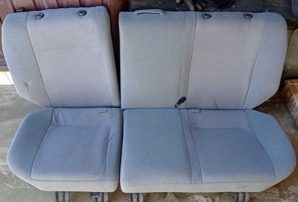 Сидения ВАЗ 2111 заднее,диван