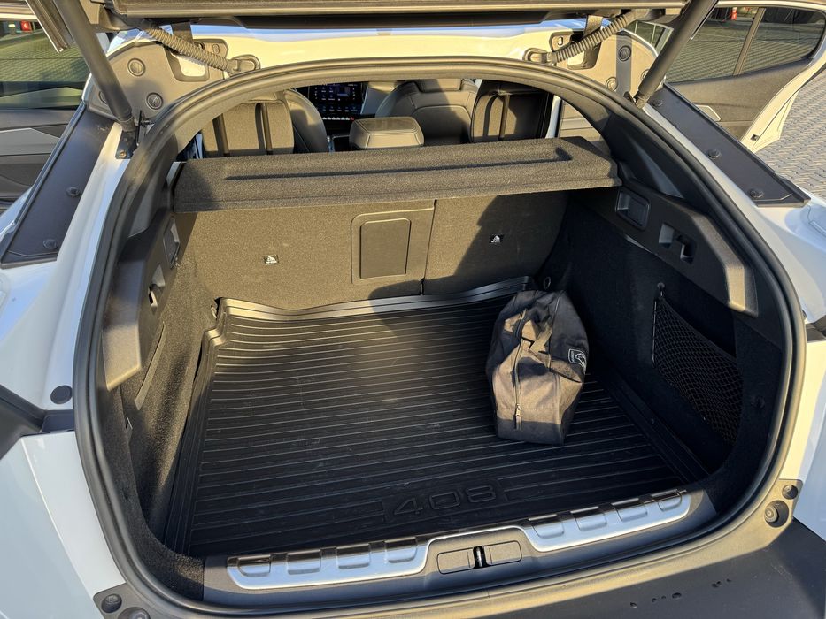 Продам Peugeot 408 GT-Line 2023 года