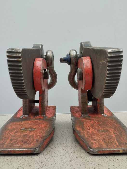 Захват горизонтальный для листового металла.