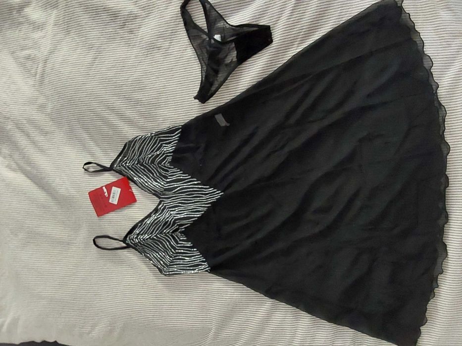 Lingerie Preto com Brilhos de noite.