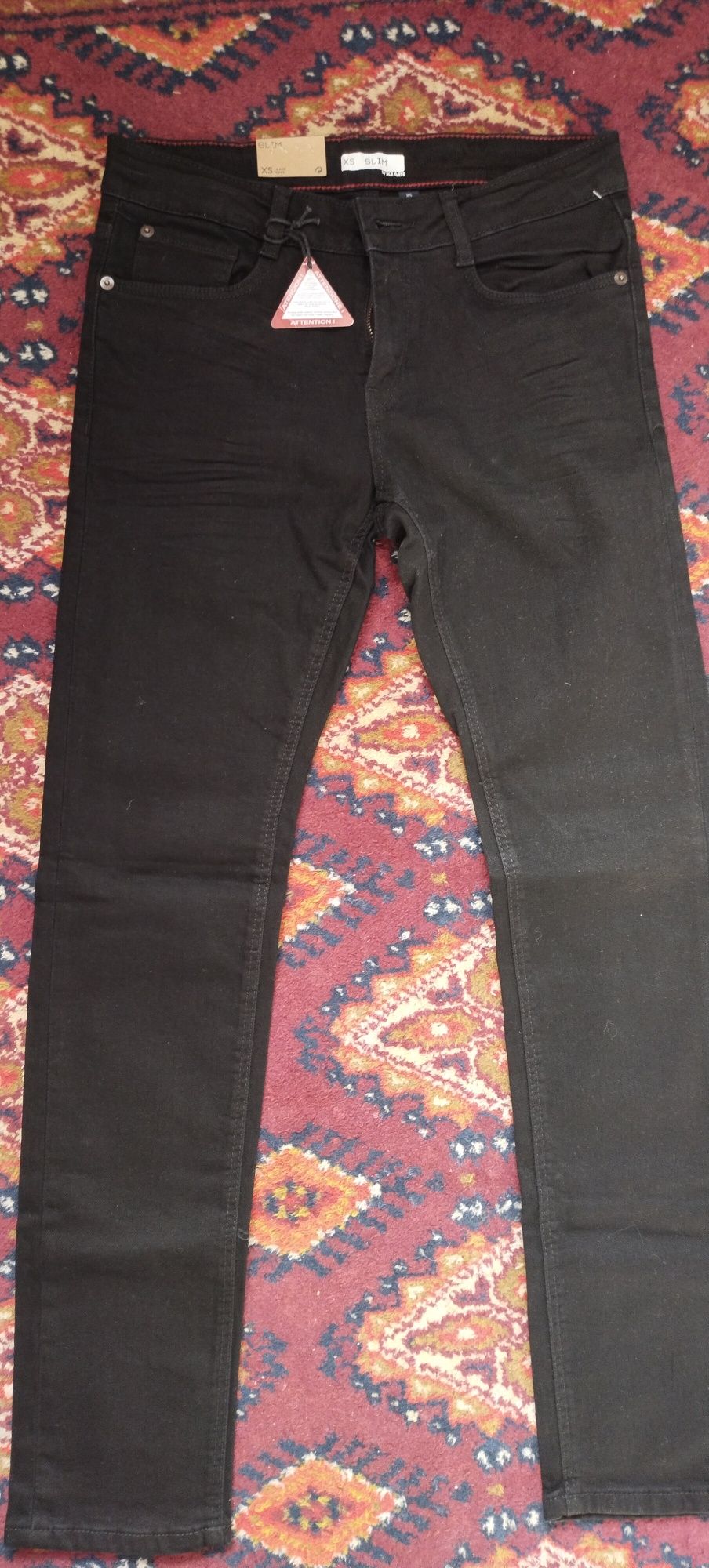Чоловічі джинси  чорного кольору