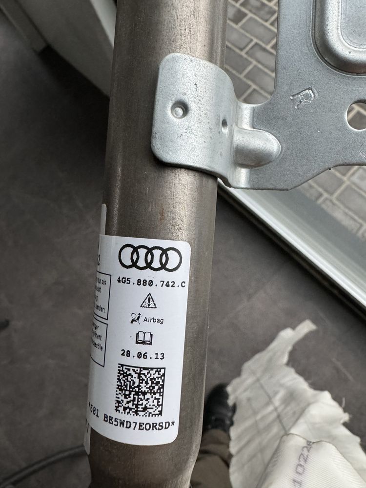 шторка безпеки Audi 4G5880742C