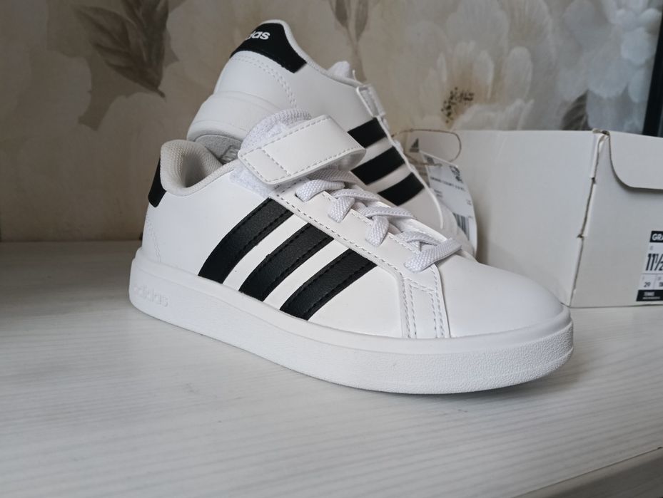 Красовки кросівки крассовки 28 розмір Adidas адидас