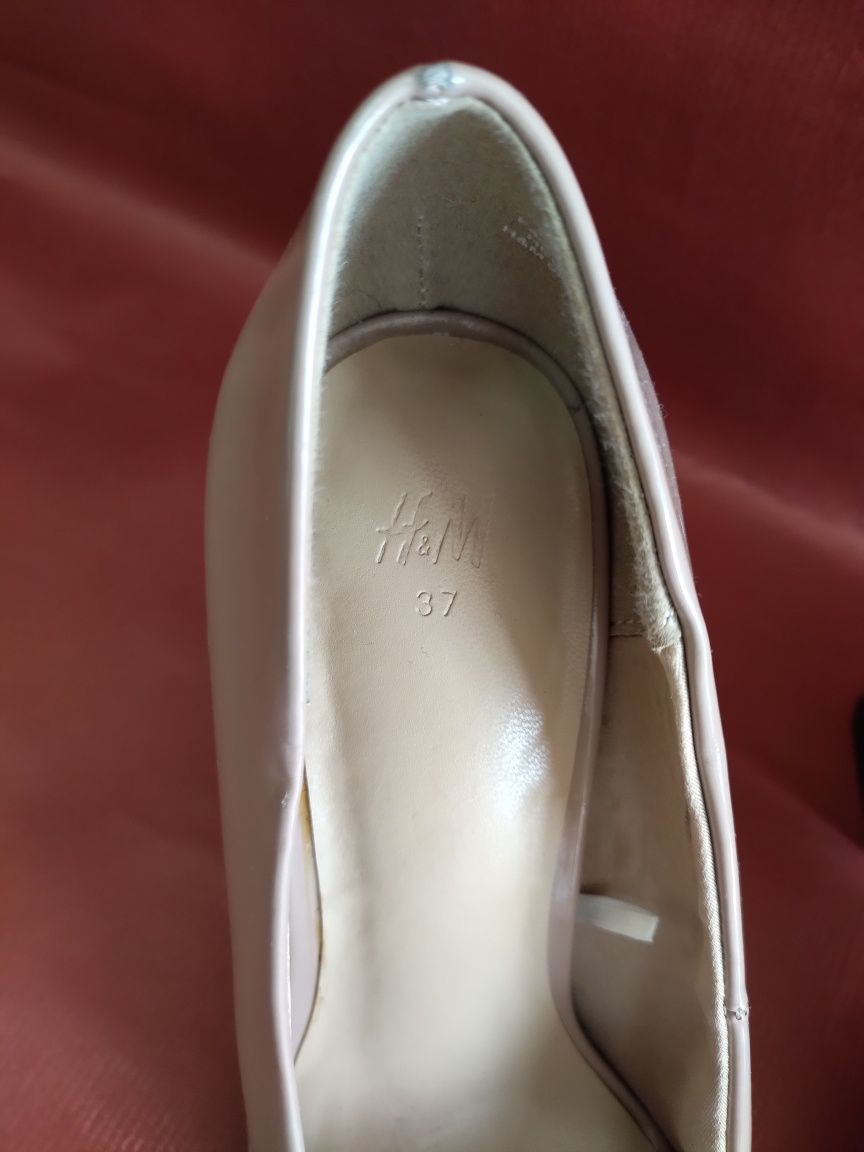 Sapatos de senhora tam. 37