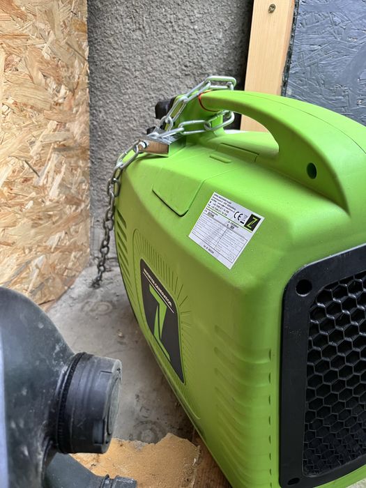 Інверторний генератор Zipper ZI-STE2000IV + 20л бензина
