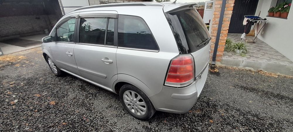 Опель зафіра Б 1.9