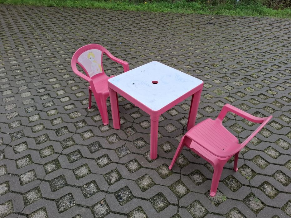 Stolik dziecięcy - zestaw