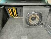 Subwoofer JBL + wzmacniacz Lanzar Vibe 231