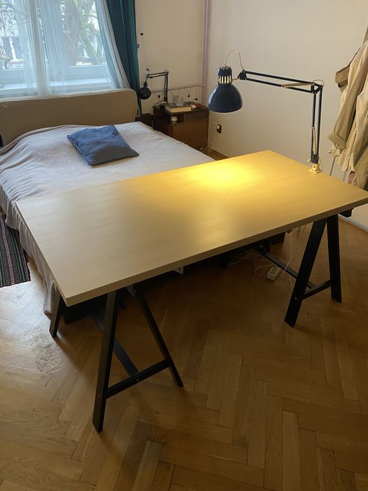 Biurko Ikea na koziołkach 150x75