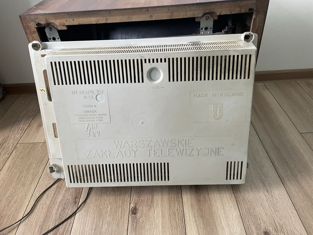 Retro telewizor Unitra Beryl 102