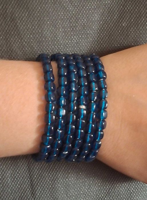 Pulseiras elásticas em azul da Parfois