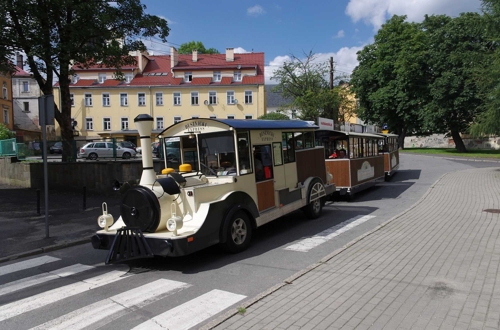 kolejka turystyczna drogowa wynajem ciuchcia festyny imprezy dzieci