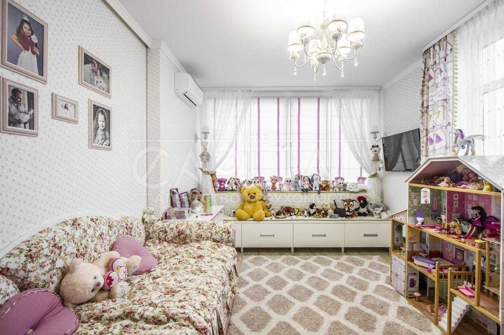 Продажа 3к квартиры,  ул Владимира Наумовича, Академгородок, Святошино