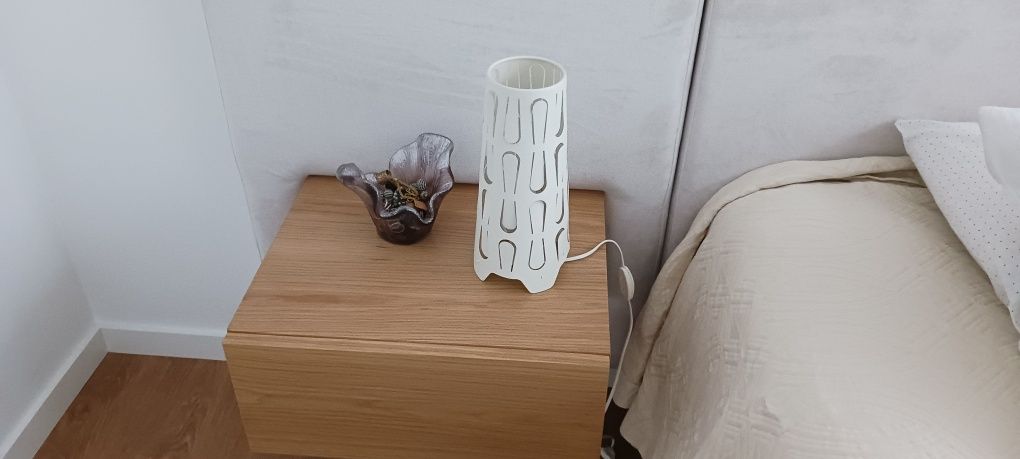 Candeeiro de mesinha de cabeceira Branco/ Troco