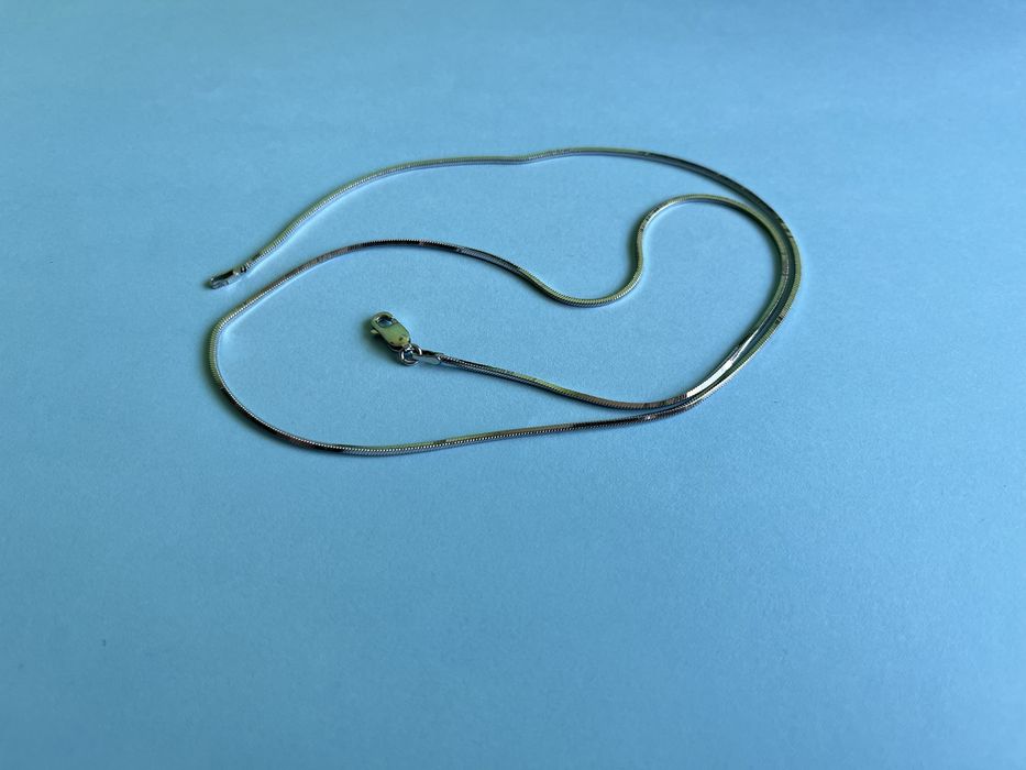 Srebrny łańcuszek żmijka