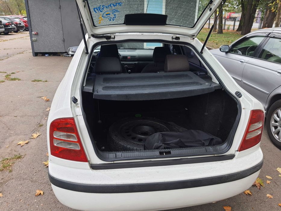 Skoda Octavia 1.6 бензин - 2006