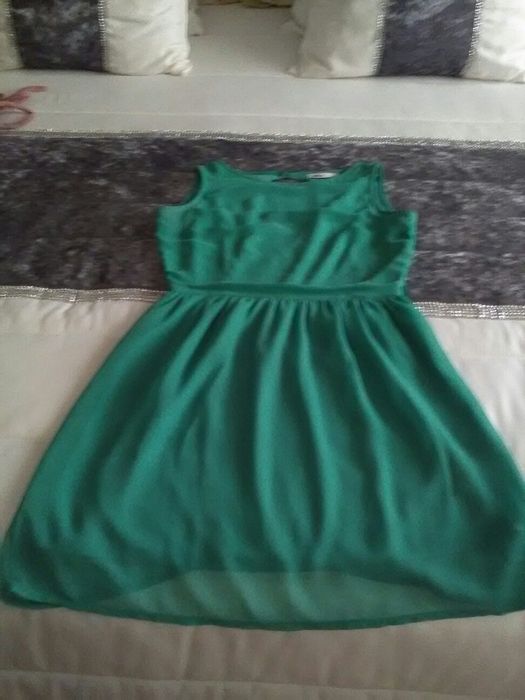 Vestidos e saia de senhora