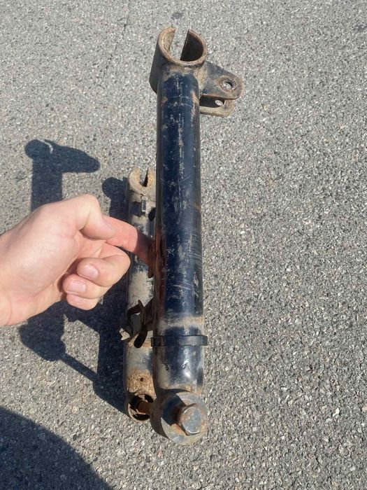 Задній маятник електроскутера AIMA XIOMA U1S