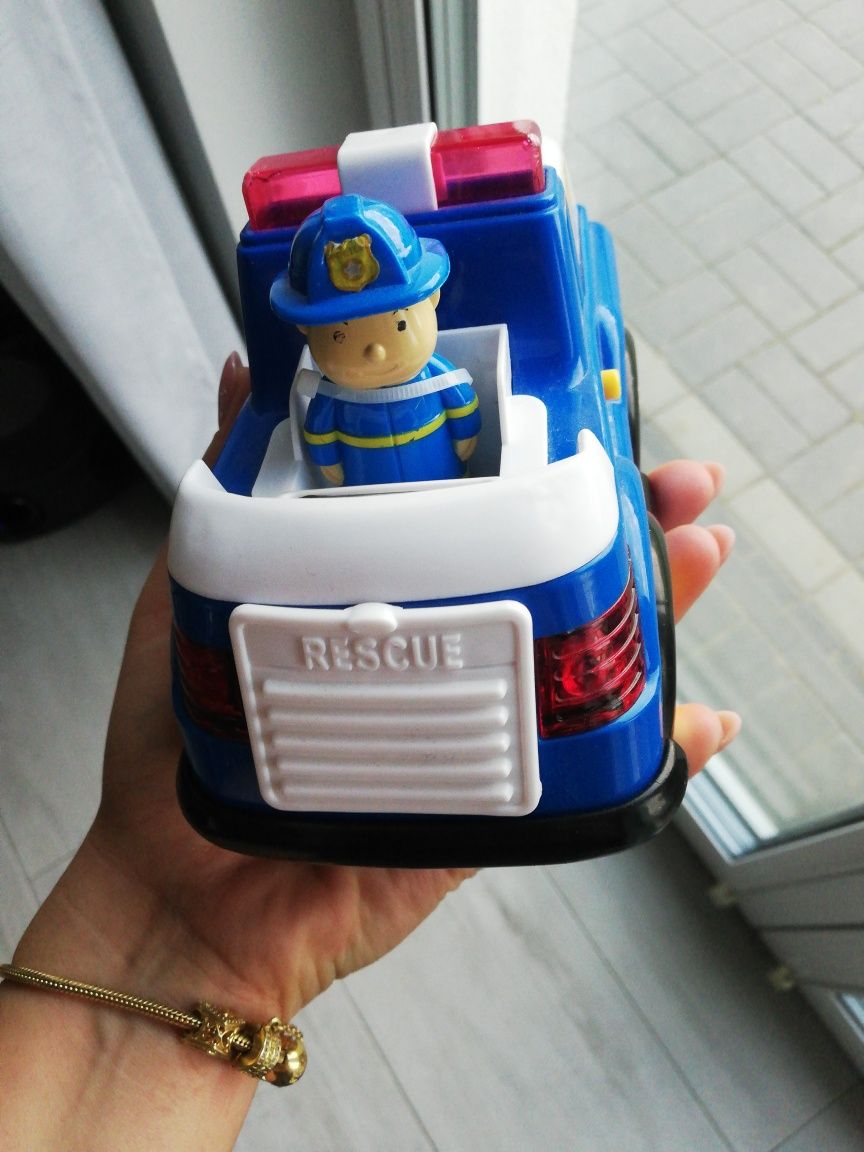 Samochód policja niebieska