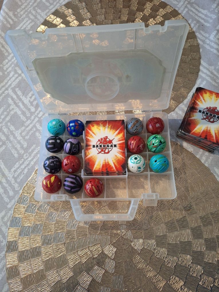 Bakugan 14 kulek + karty