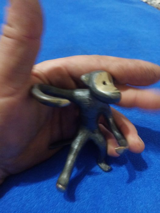 Бронзова статуетка