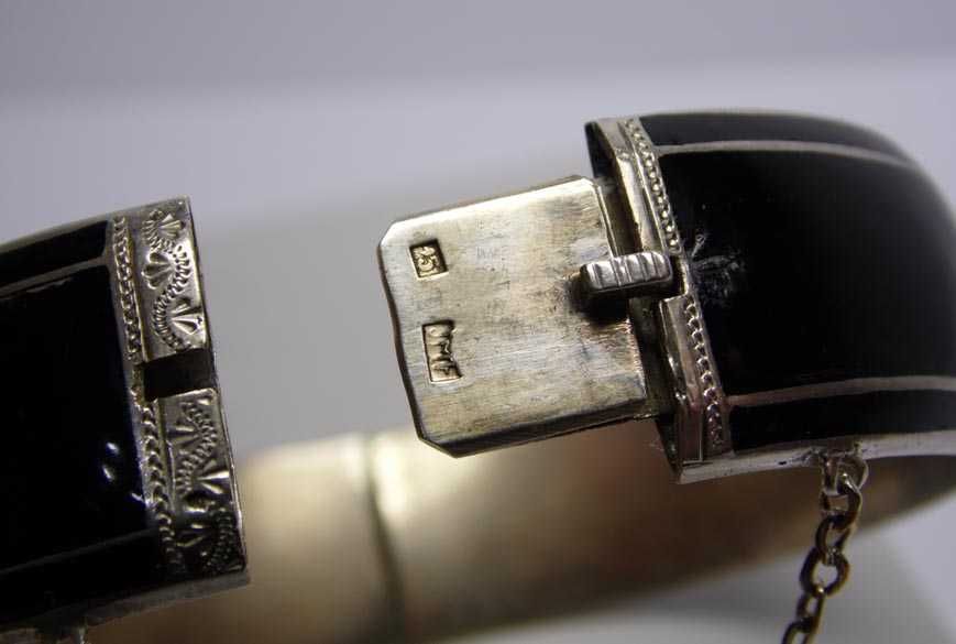Biedermeier XIX w. bransoletka koło czarna emalia gwiazda z pereł.