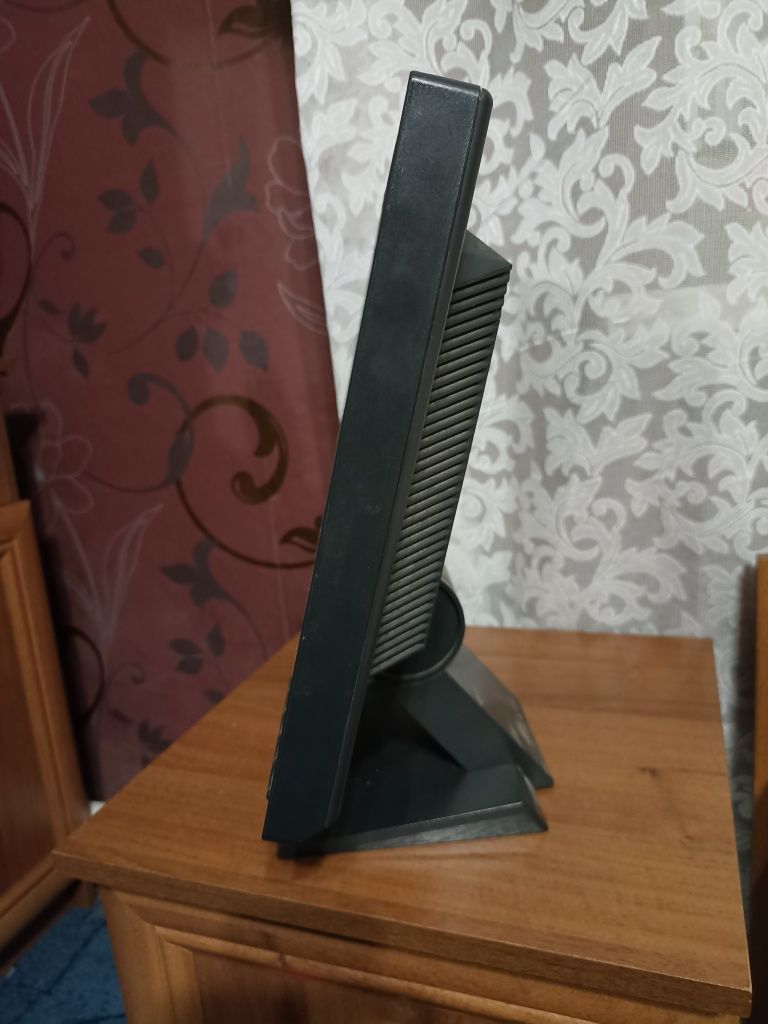 Монитор Леново L197WA