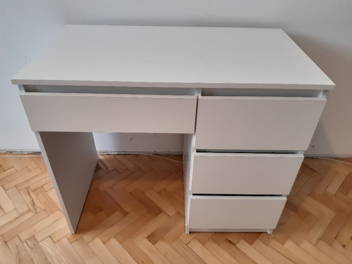 Ergonomiczne biurko, wygodne i pojemne- 4 szufady
