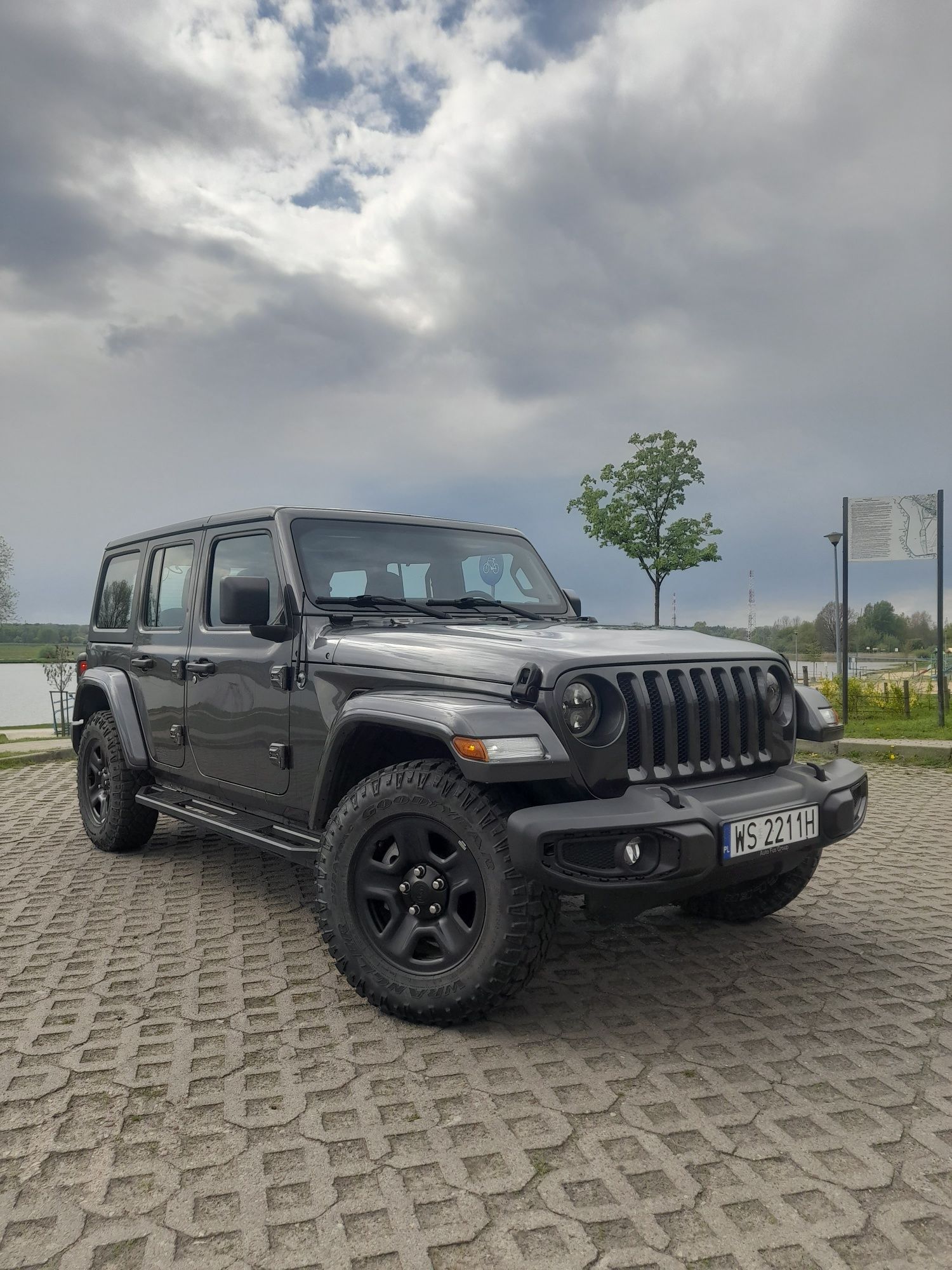 Sprzedam Jeep wrangler