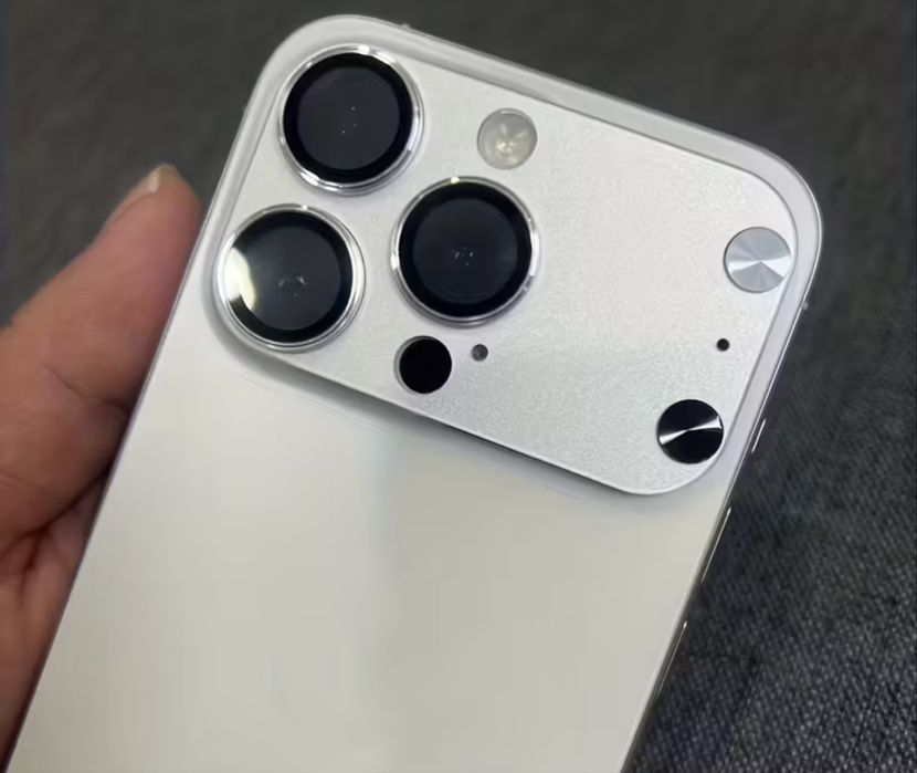 Чехол,накладка на Iphone 14-15 Pro max(имитация 17 Pro max