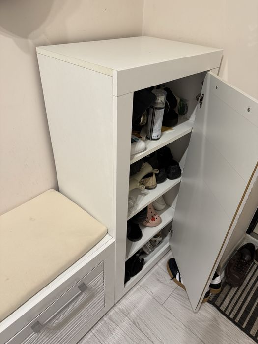 Стінка в коридор. Прихожа. Шафа