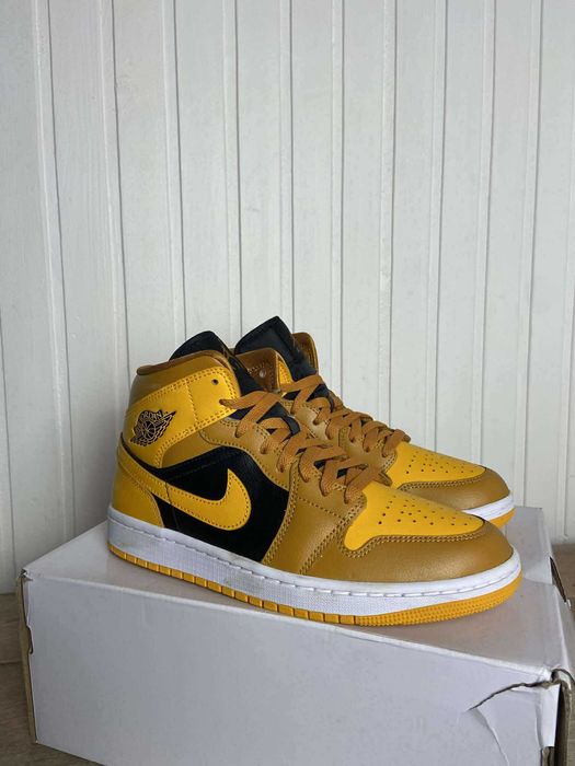 Buty Jordan 1 Mid Taxi org skórzane 40