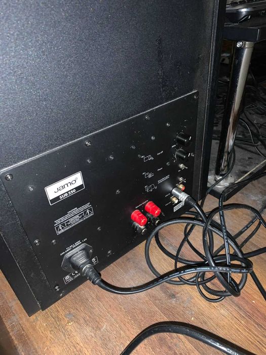 Сабвуфер Jamo SUB 550